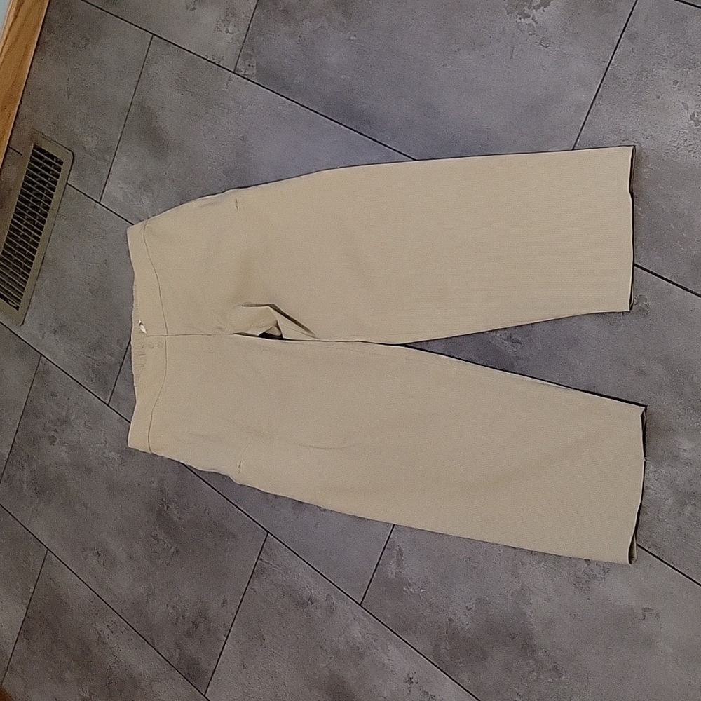 Lululemon Dynamic Days Crop sz8 Airing Easy Fabric